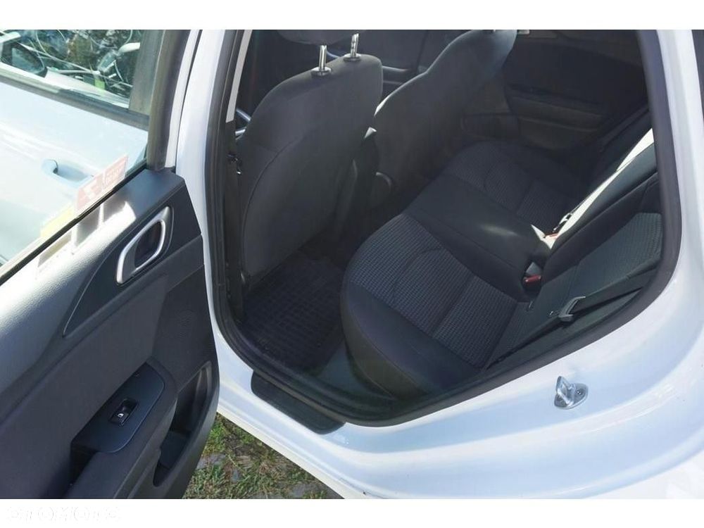 Kia Ceed - 22