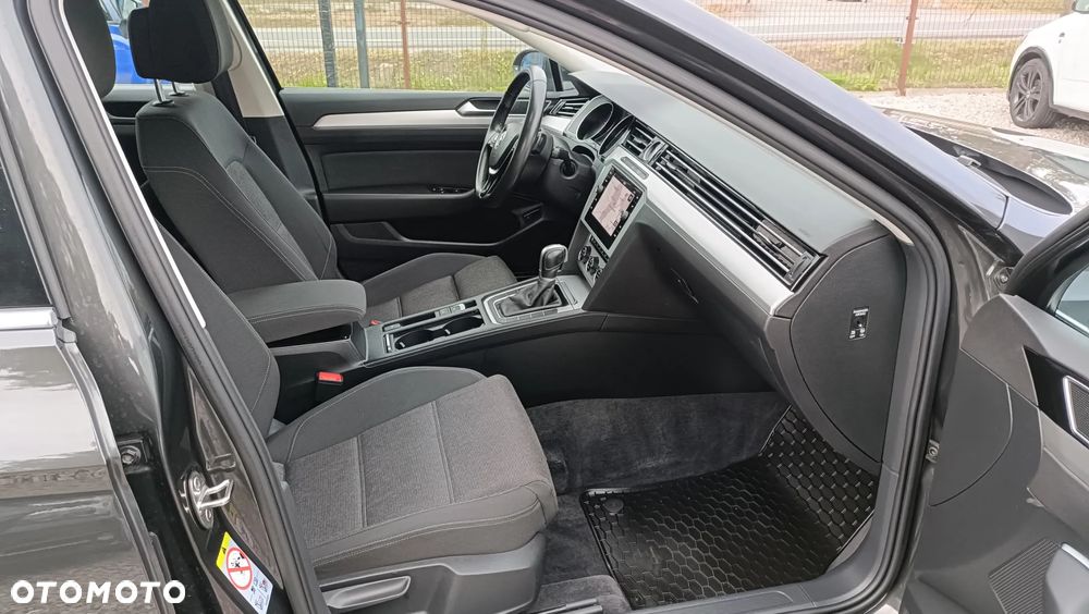 Volkswagen Passat 2.0 TDI DSG (BlueMotion Technology) Comfortline - 25