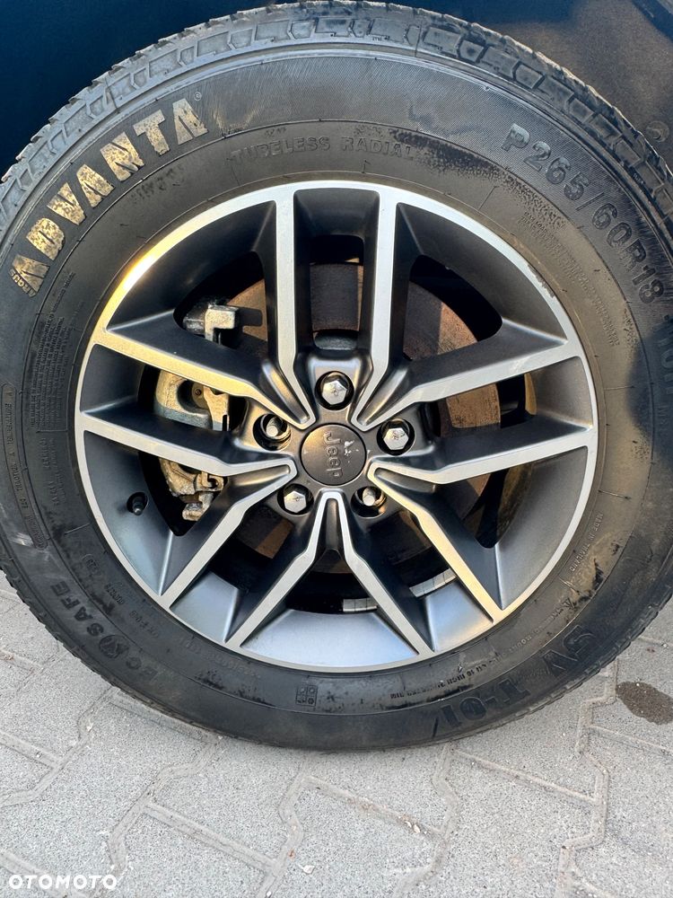 Jeep Grand Cherokee - 8