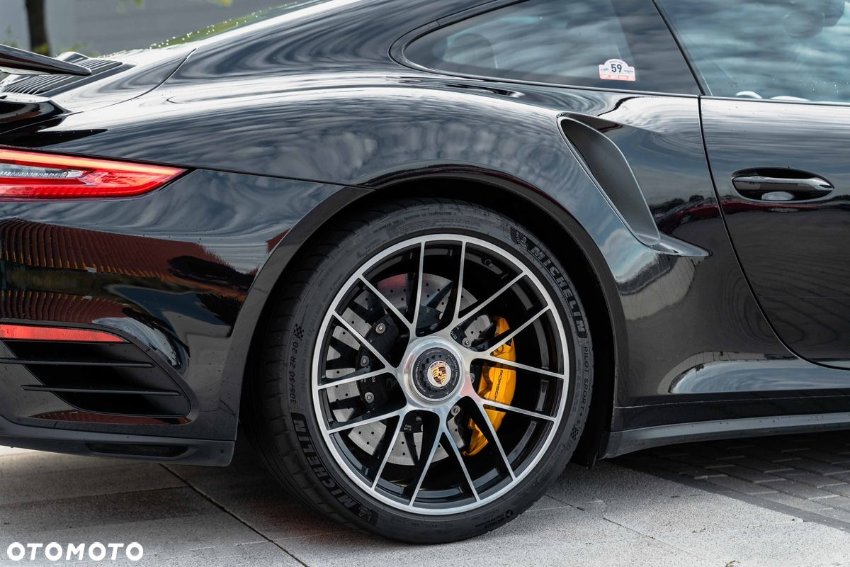 Porsche 911 - 26