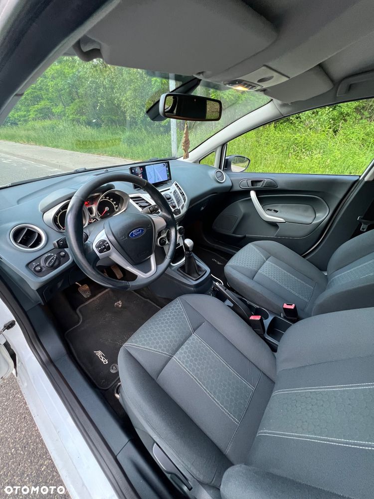 Ford Fiesta 1.25 Titanium EU5 - 6