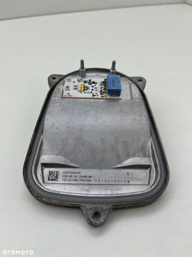 MERCEDES GLC X253 PRZETWORNICA MODUŁ JEŻ LAMPY LED PRAWY A2539068200 - 2