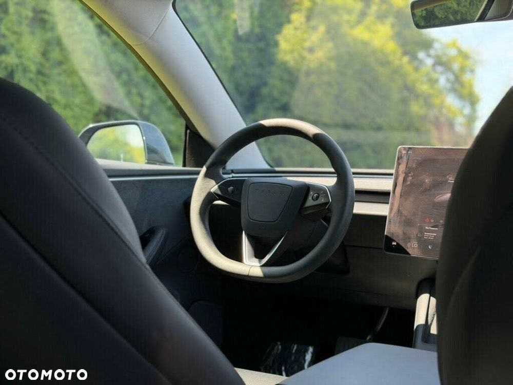 Tesla Model 3 - 9