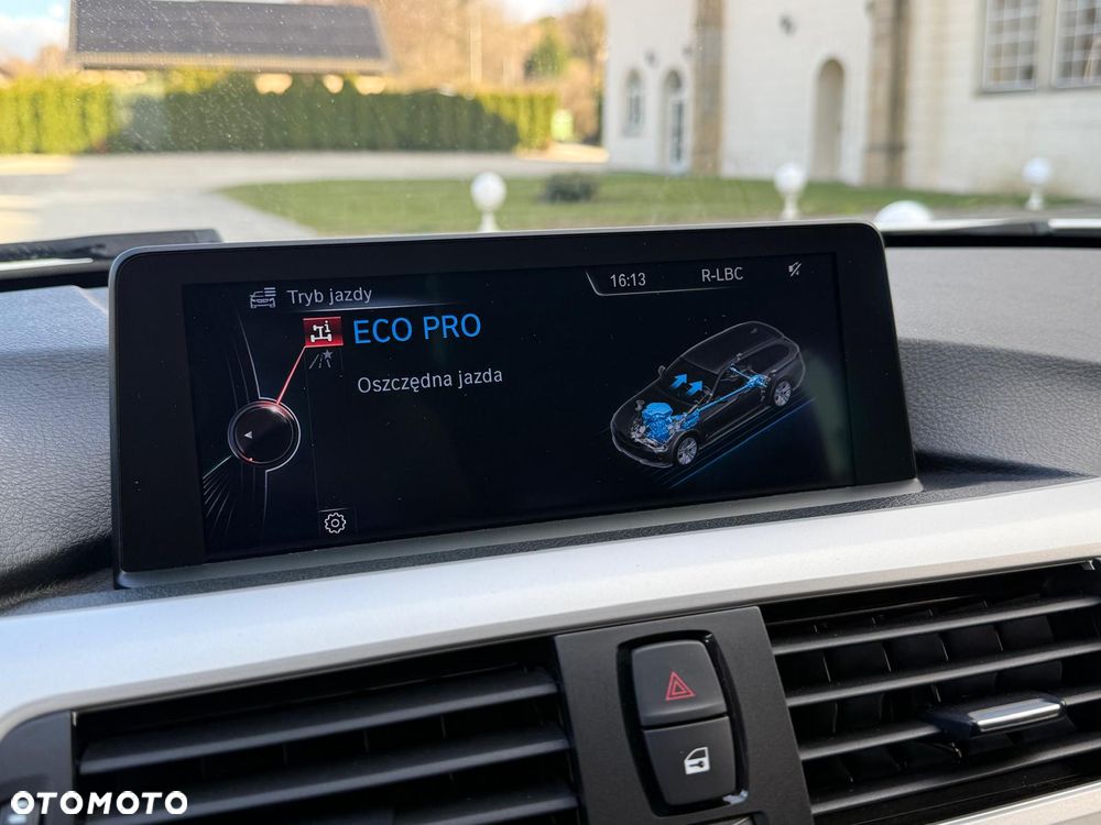 BMW Seria 3 318d Luxury Line - 26