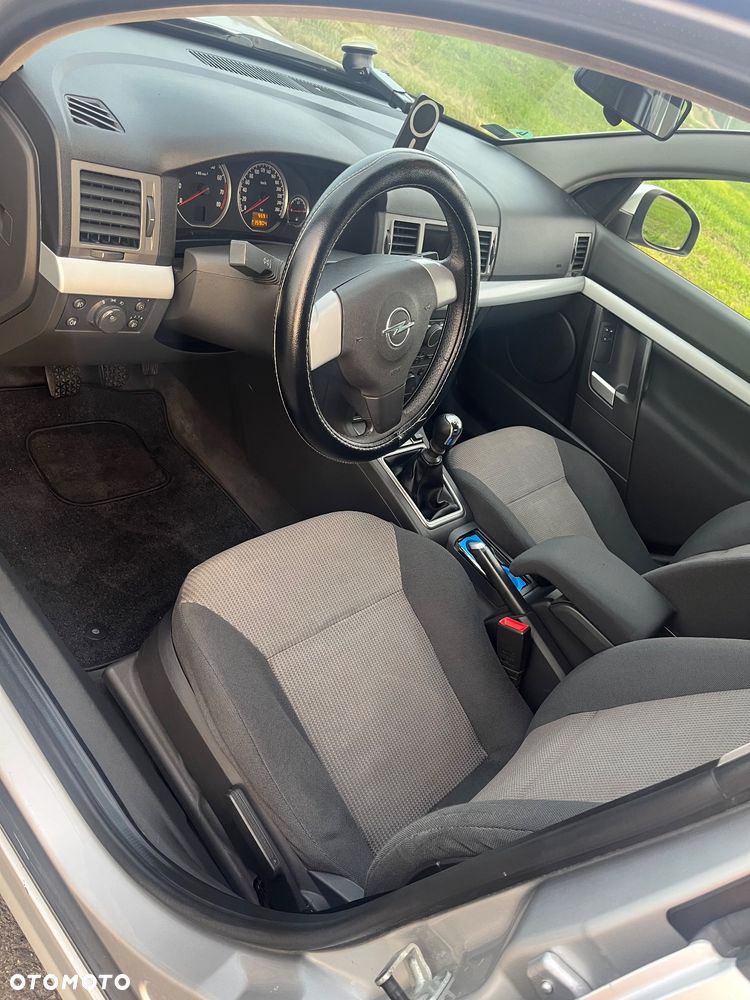 Opel Vectra 1.8 Essentia - 10