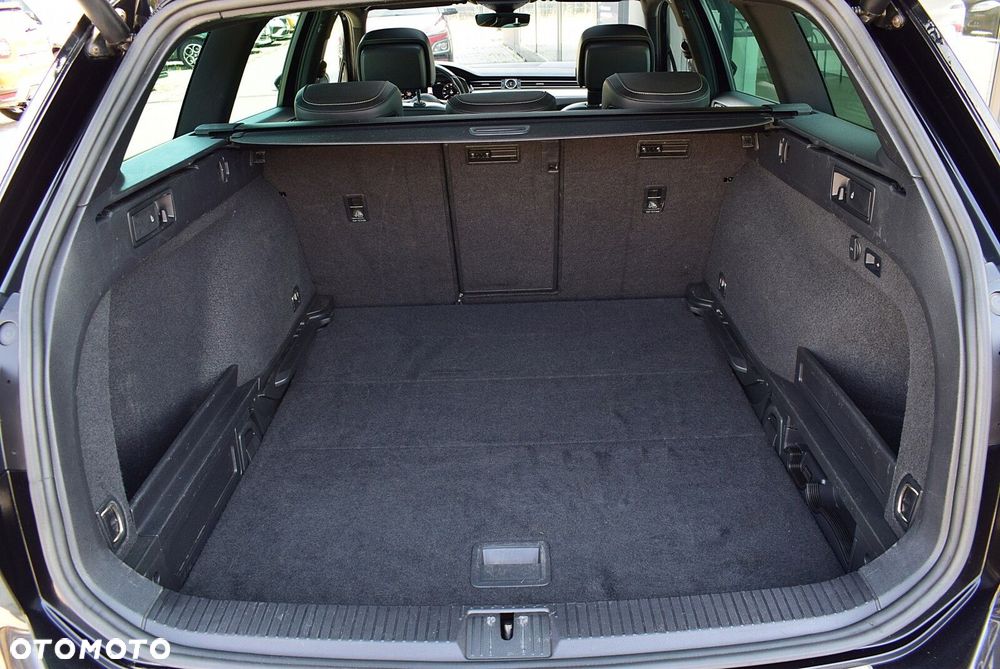 Volkswagen Passat - 35