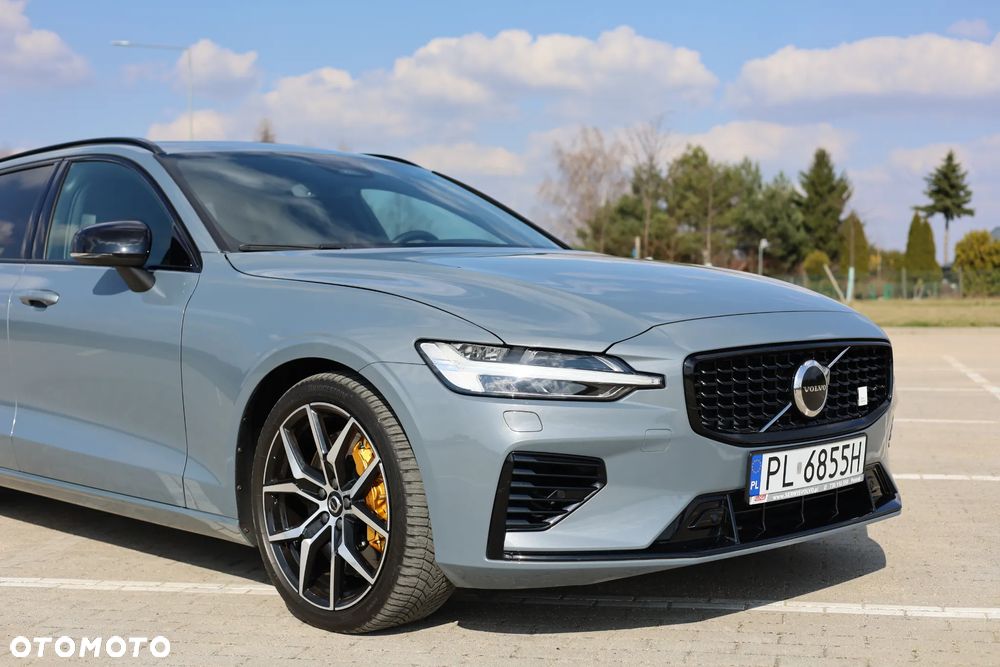 Volvo V60 T8 AWD Plus Dark - 1