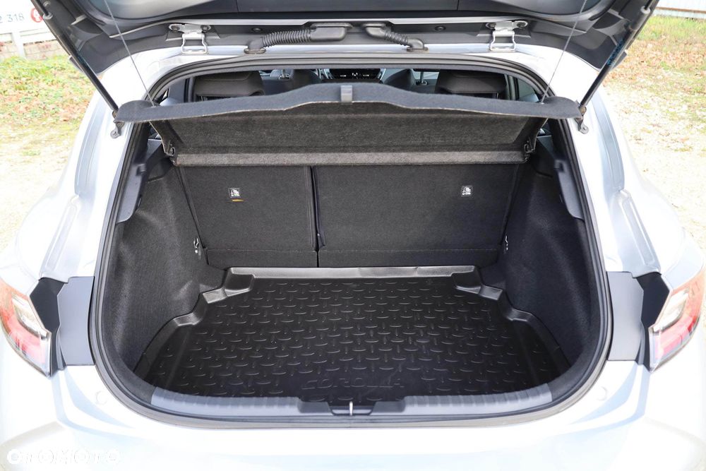 Toyota Corolla 1.8 Hybrid Comfort - 36