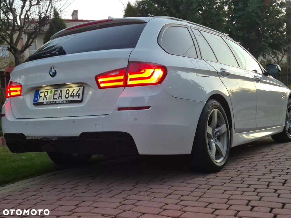 BMW Seria 5 525d xDrive - 9