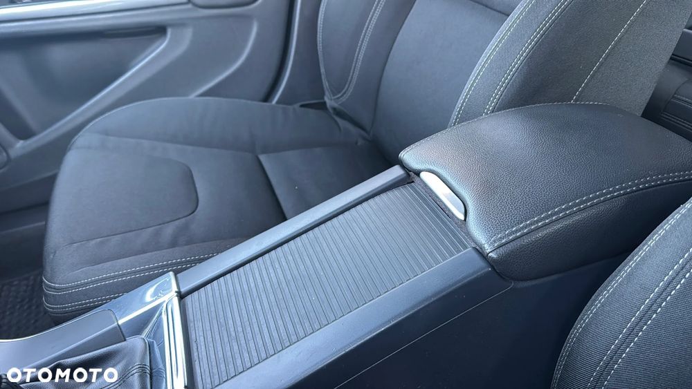 Volvo V60 D4 Geartronic Kinetic - 17