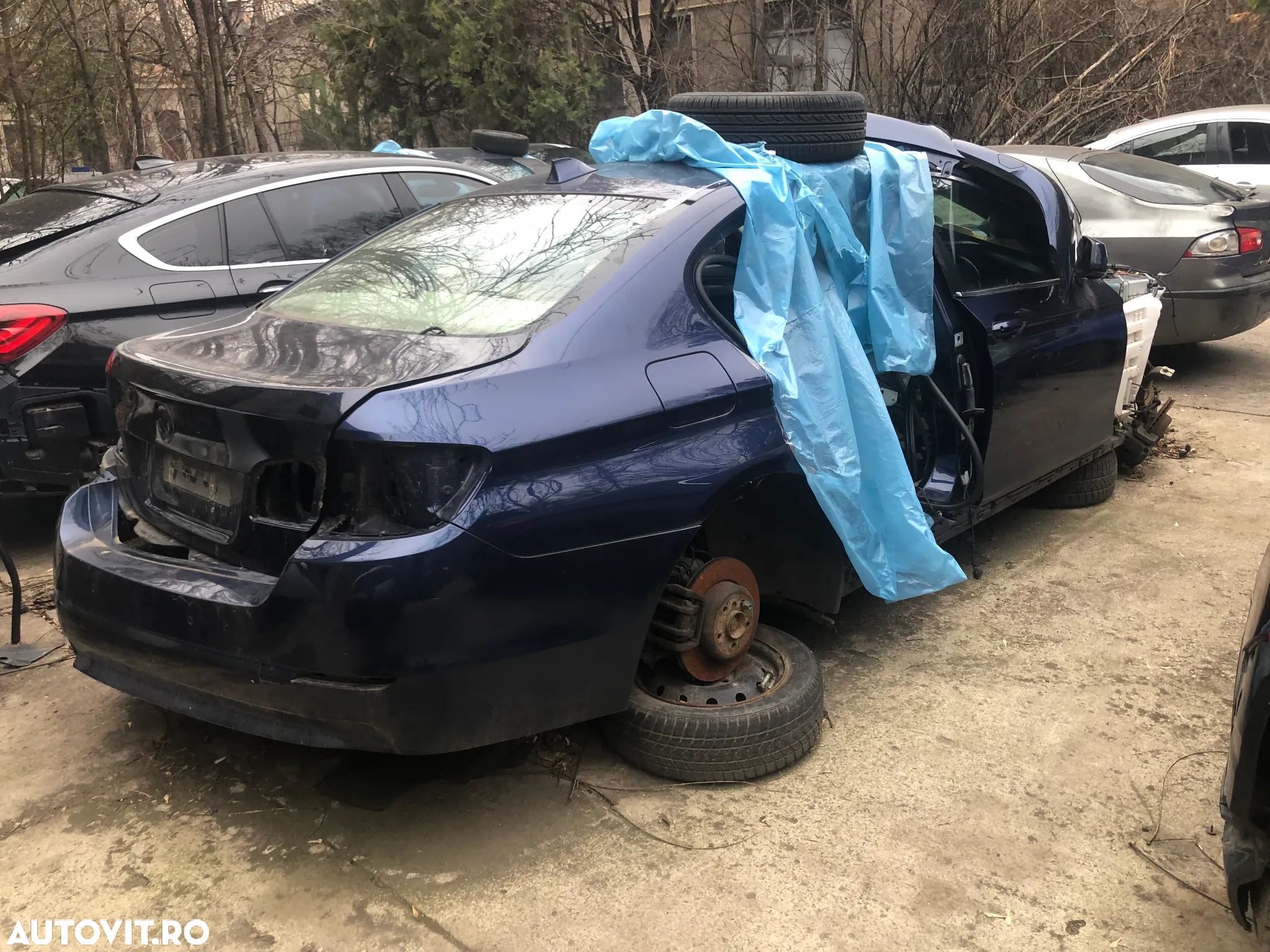 Dezmembrez Bmw Seria 5 F10 520D albastru volan dreapta - 1