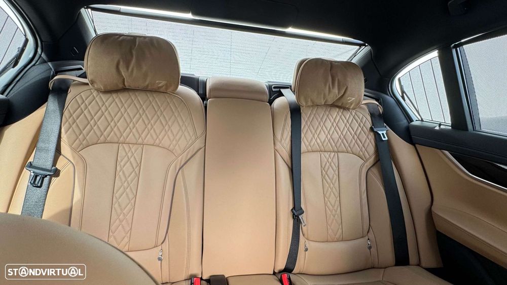 BMW 740 d xDrive Pack M - 15