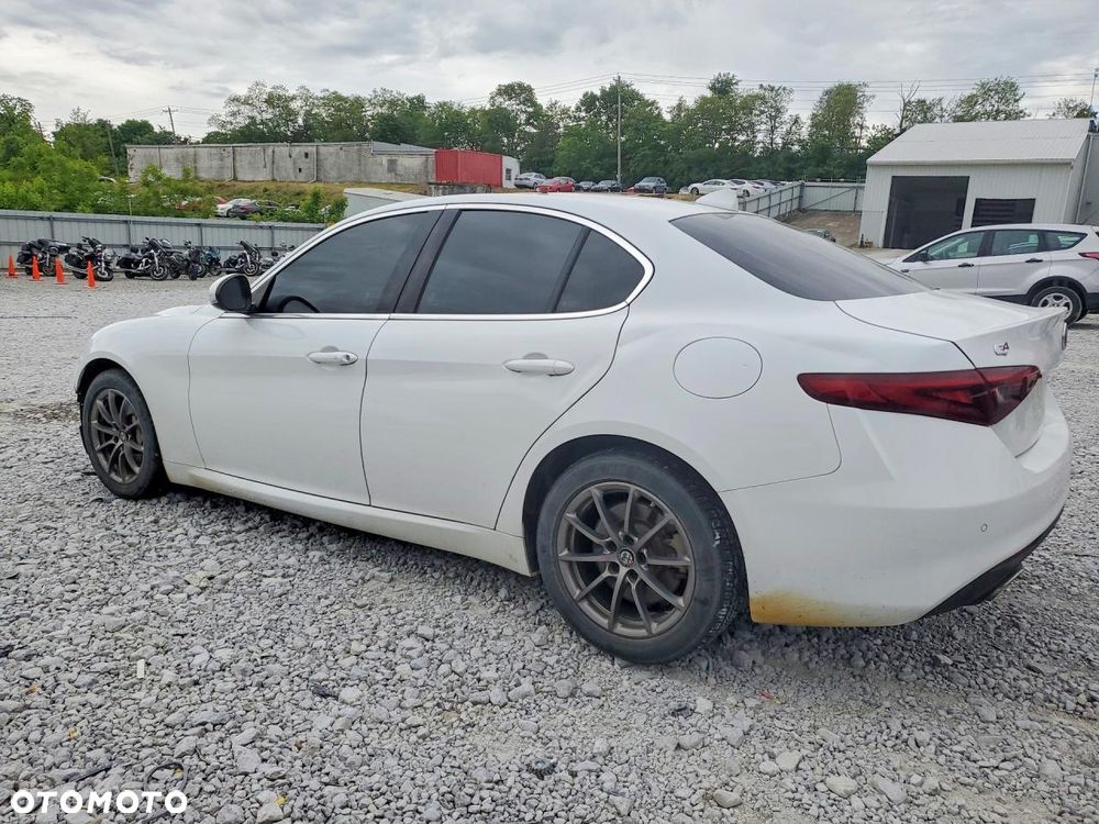Alfa Romeo Giulia 2.0 Turbo 16V AT8-Q4 Sprint - 3