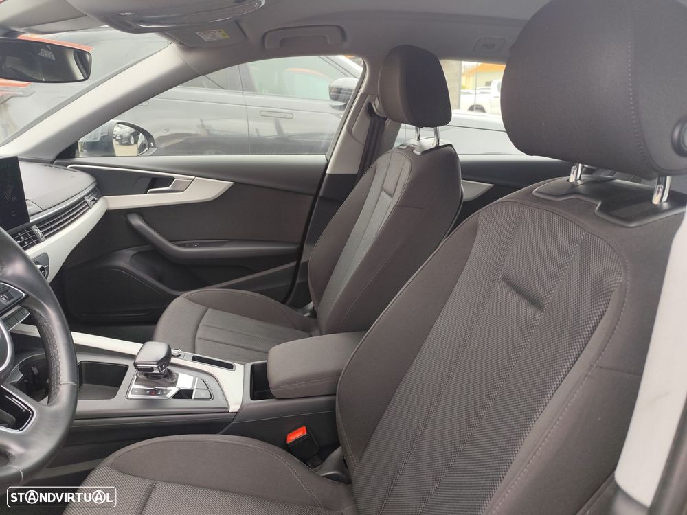 Audi A4 Avant 30 TDI S tronic - 24