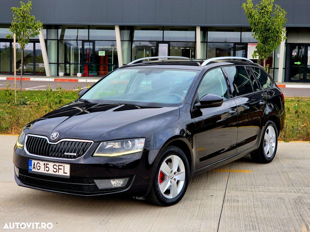 Skoda Octavia Combi 2.0 TDI RS - 1