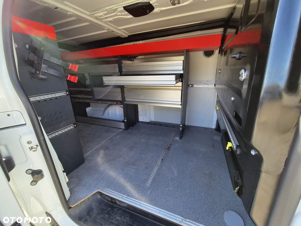 Opel Vivaro - 19