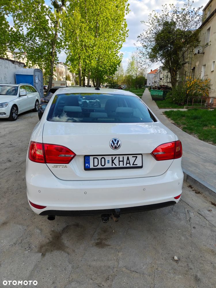 Volkswagen Jetta 1.6 TDI Comfortline DSG - 6