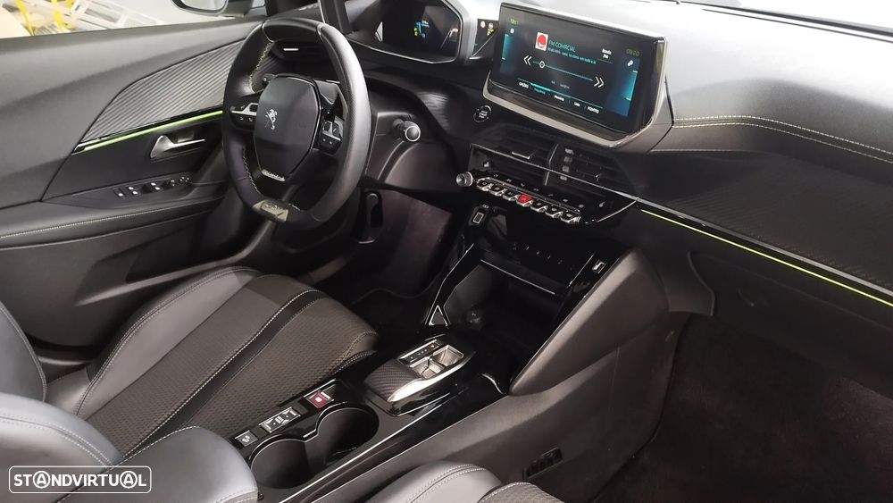 Peugeot e-2008 GT - 10
