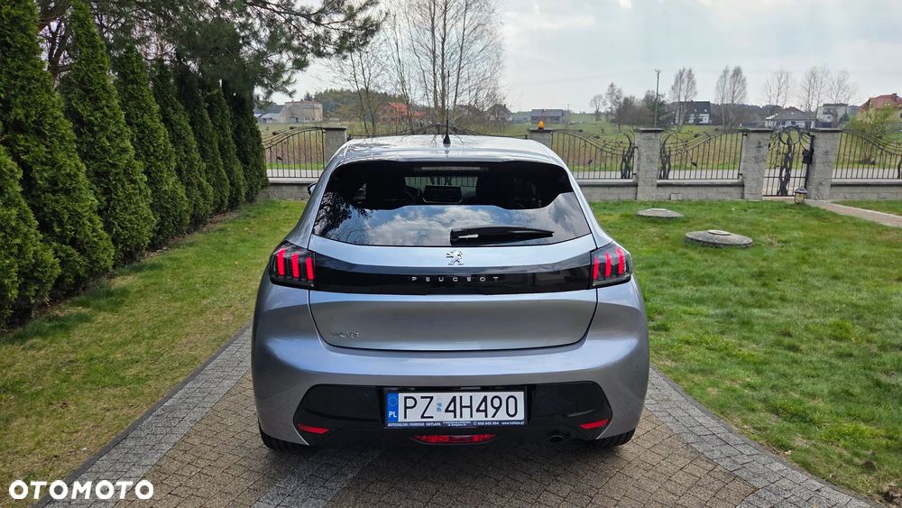 Peugeot 208 1.2 PureTech Allure S&S EAT8 - 8