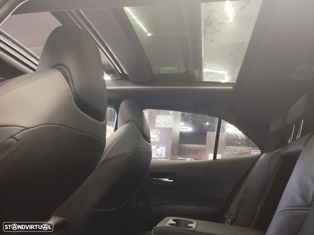 Toyota Corolla 1.8 Hybrid Comfort - 17