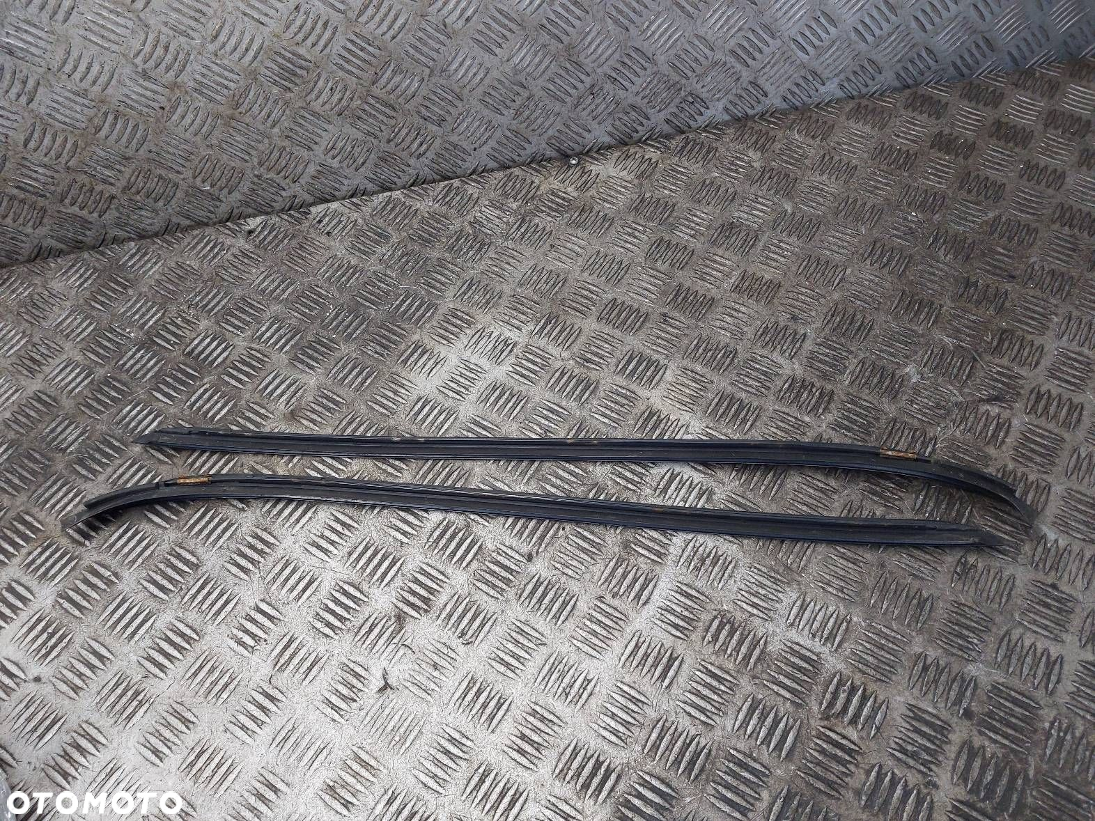 LISTWA ZGARNIAJĄCA SZYBY CZOŁOWEJ LEWA + PRAWA BMW E90 416/9 7179263 - 4