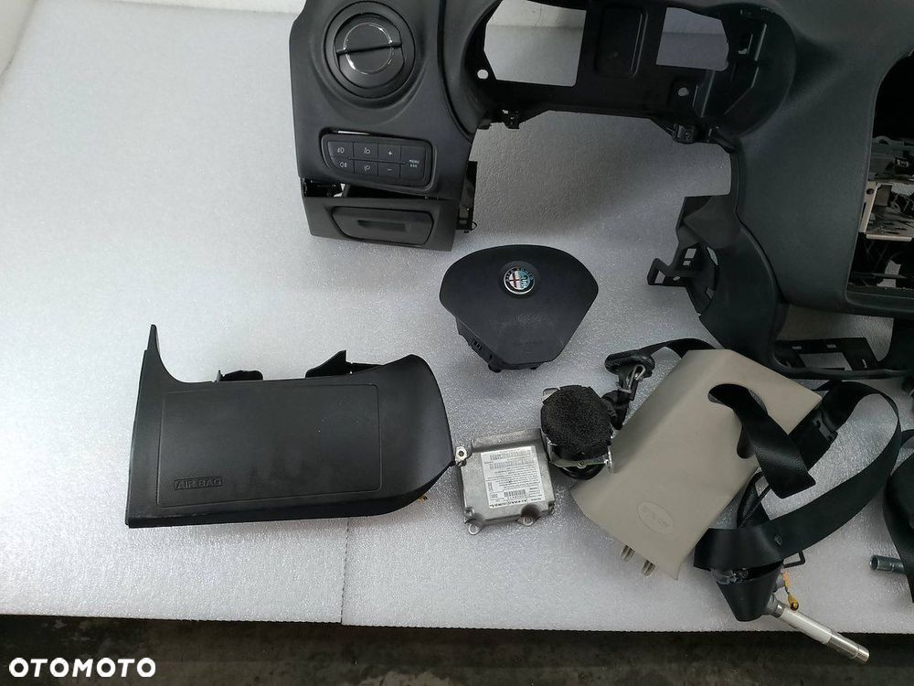 DESKA ROZDZIELCZA,KONSOLA PODUSZKI SENSOR PASY ALFA ROMEO MITO - 2