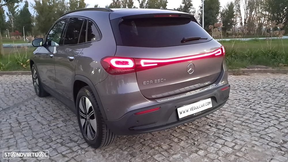 Mercedes-Benz EQA 250+ - 10