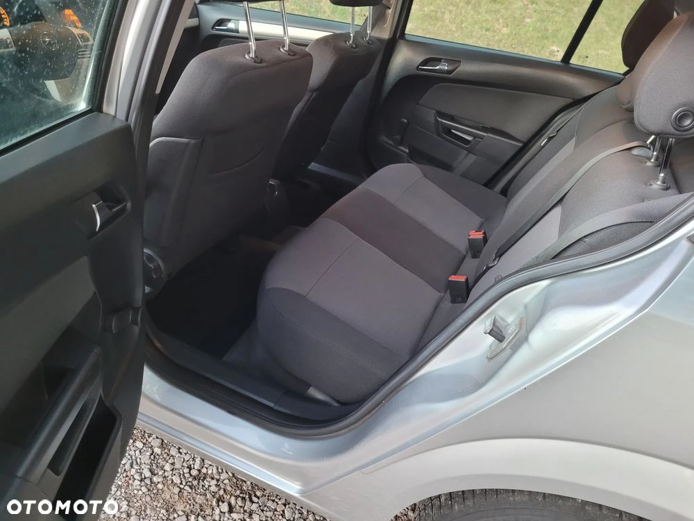 Opel Astra 1.6 Innovation - 9