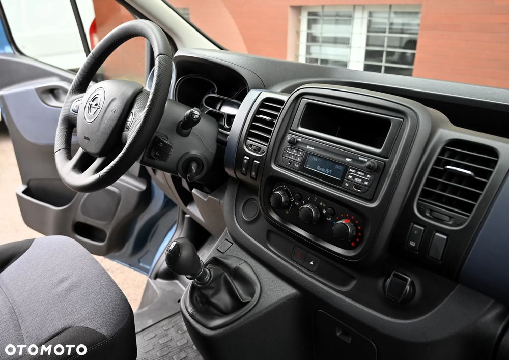 Opel Vivaro - 24