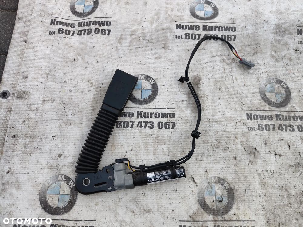MINI Cooper R55 R56 R57 R58 R60 Napinacz pasa prawy przedni przód 7211592 - 1