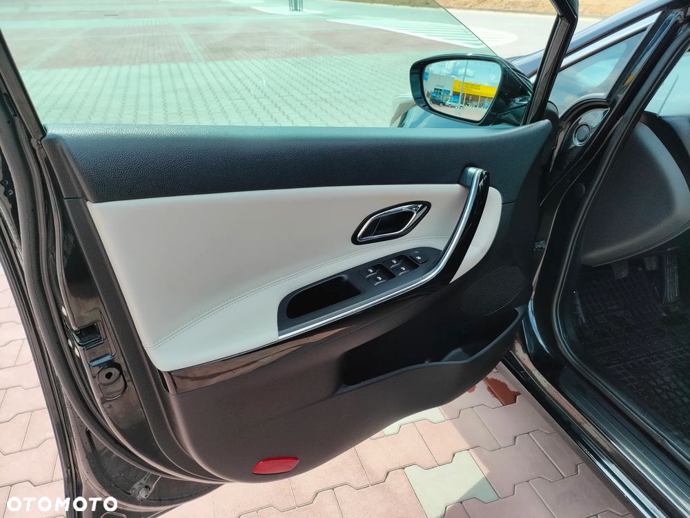 Kia Ceed - 12
