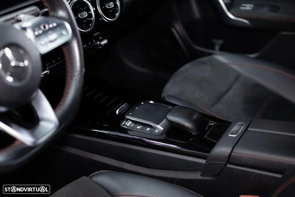 Mercedes-Benz A 250 e 8G-DCT AMG Line - 33