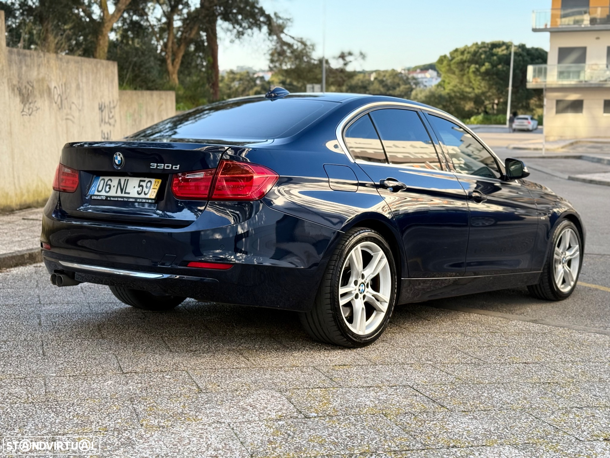 BMW 330 d Auto Line Luxury - 36