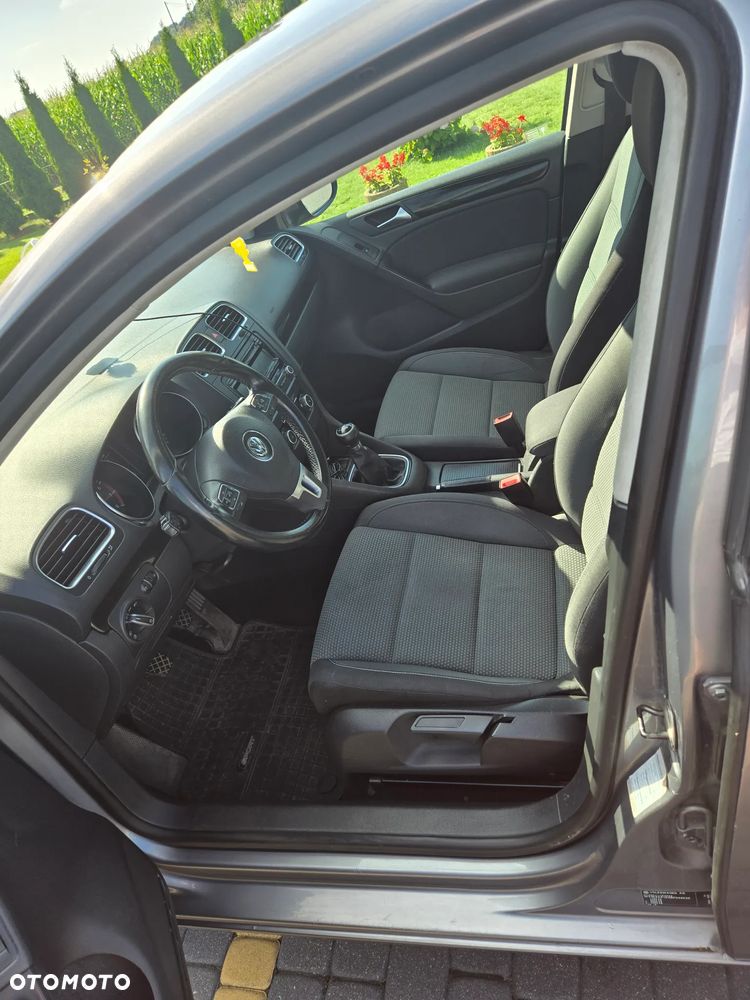 Volkswagen Golf - 10