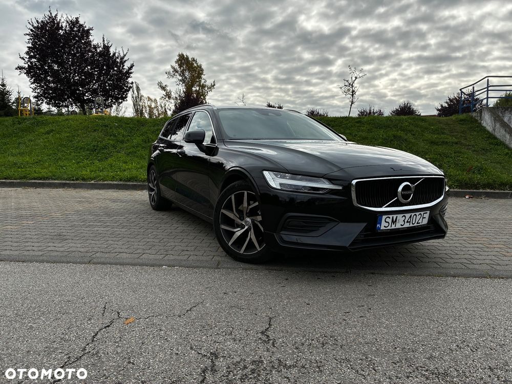 Volvo V60 T4 Momentum Pro - 1