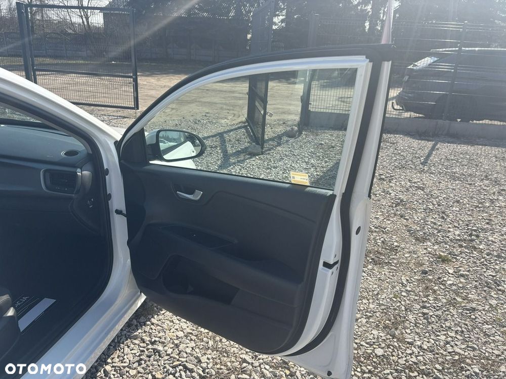 Kia Rio - 34