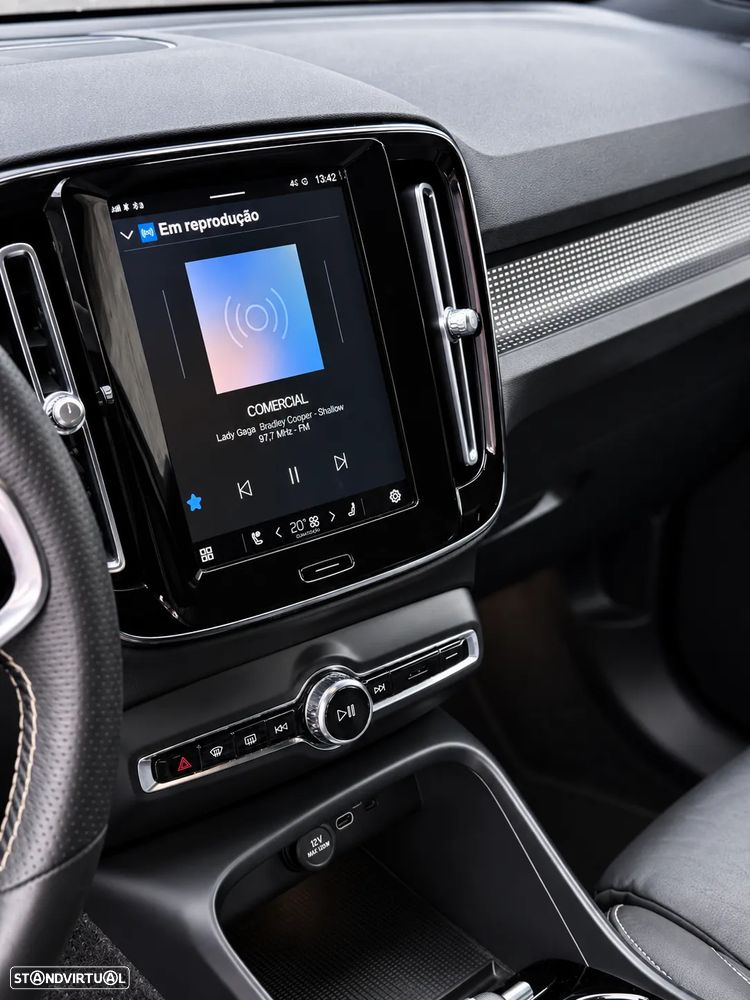 Volvo XC 40 Recharge 78 kWh Twin Motor Core - 16