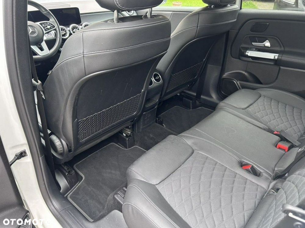 Mercedes-Benz GLB - 8