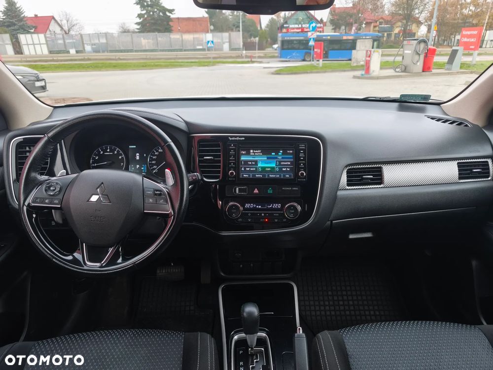 Mitsubishi Outlander 2.0 Intense + CVT - 9