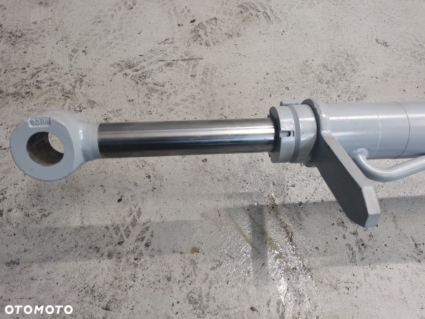 Manitou MLT 737 {Cylinder hydrauliczny wysuwu teleskopu} - 3