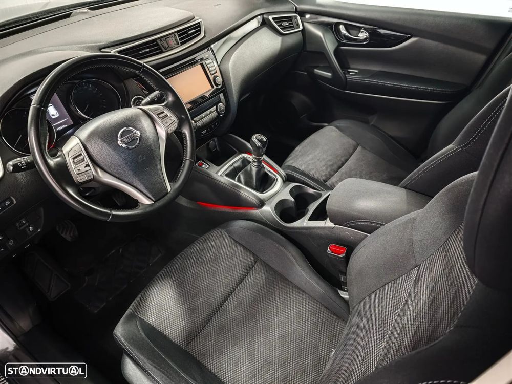 Nissan Qashqai 1.5 dCi N-Connecta 18 - 19