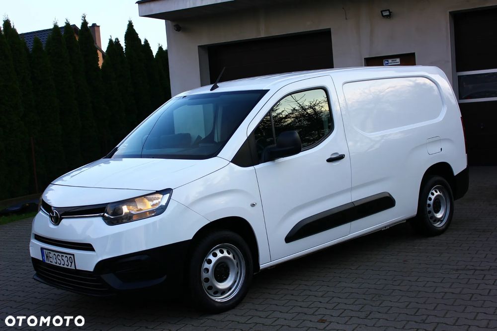 Toyota Proace City CHŁODNIA 1.5D-4D 102KM LONG L2 3 Osobowy - 13