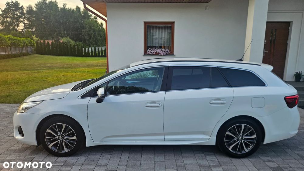 Toyota Avensis - 2