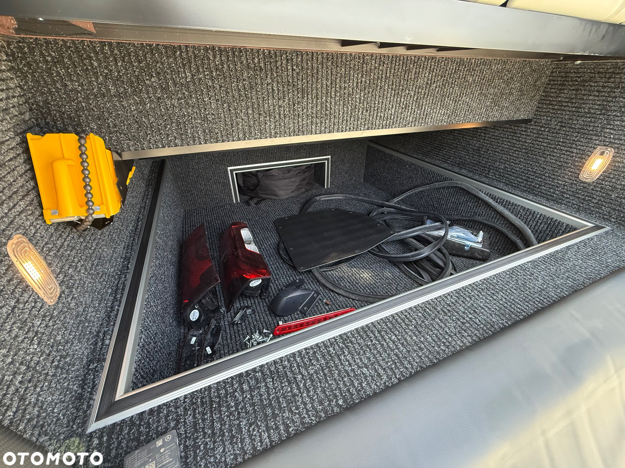 Mercedes-Benz Sprinter 519 - 12