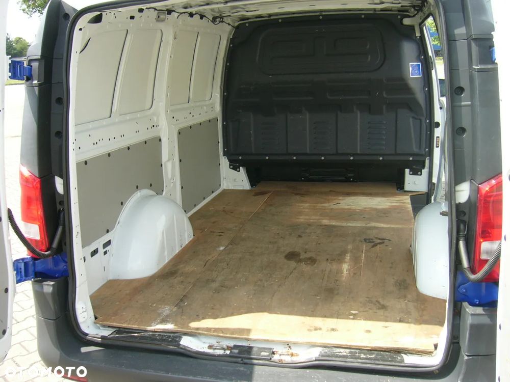 Mercedes-Benz VITO 111 cdi LONG 1,6 cdi 115 Ps Super stan - 9