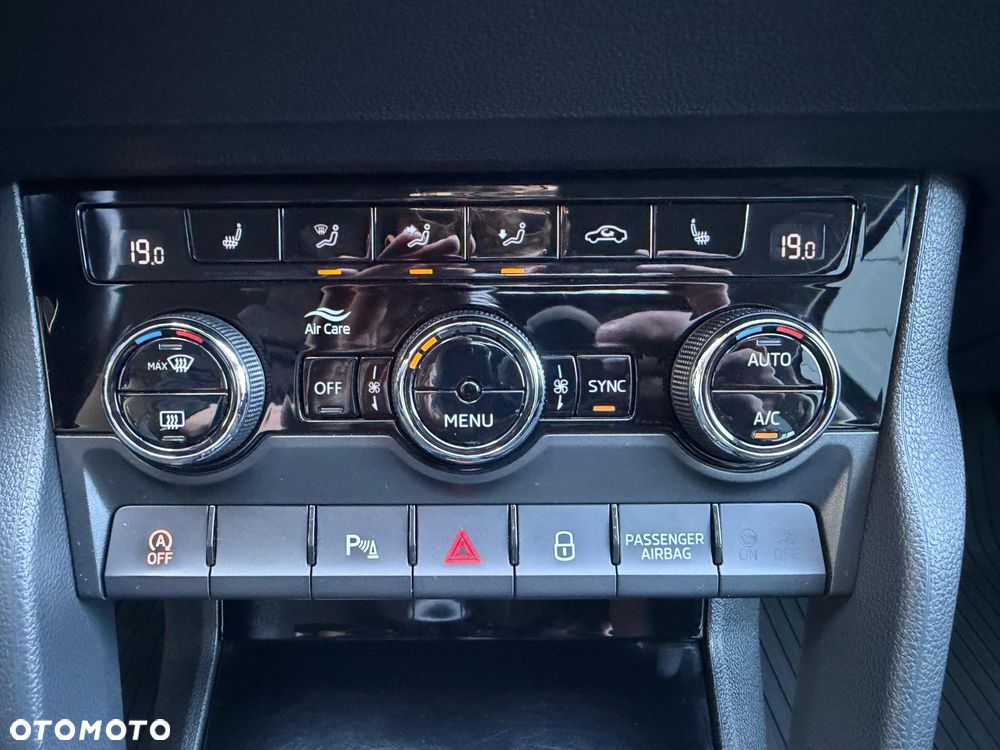 Skoda Karoq 1.0 TSI 4x2 Style DSG - 22