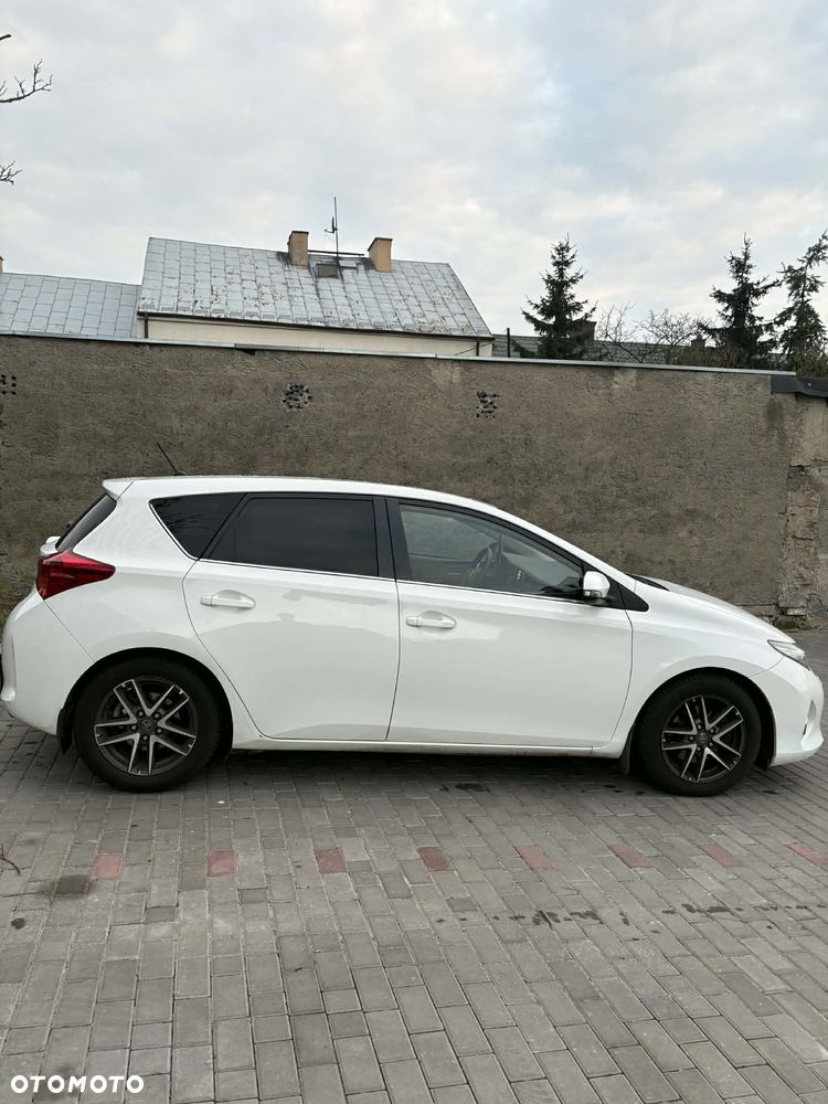 Toyota Auris 2.0 D-4D Dynamic - 4