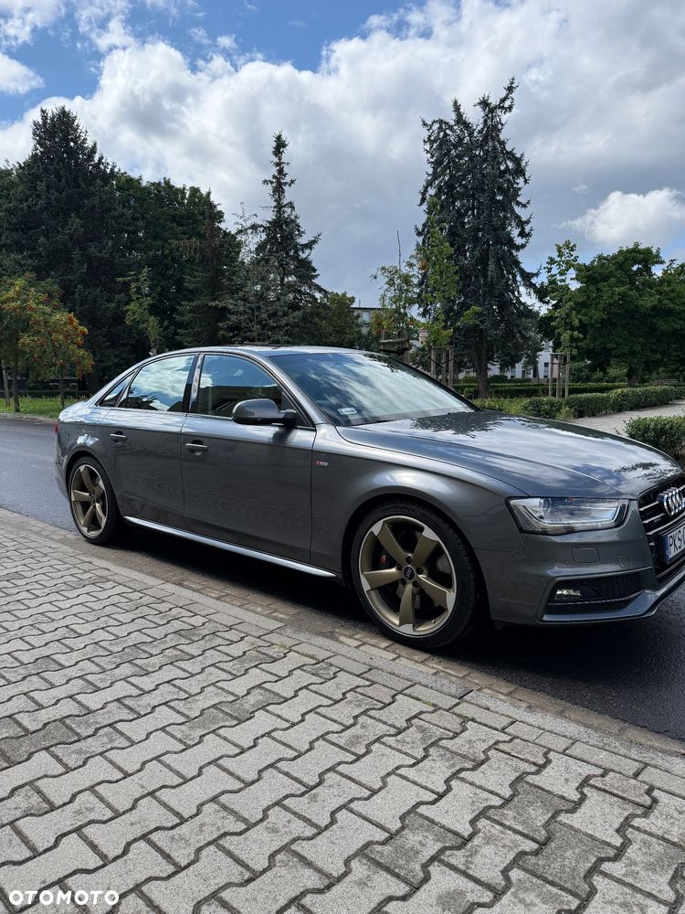 Audi A4 Limousine - 1