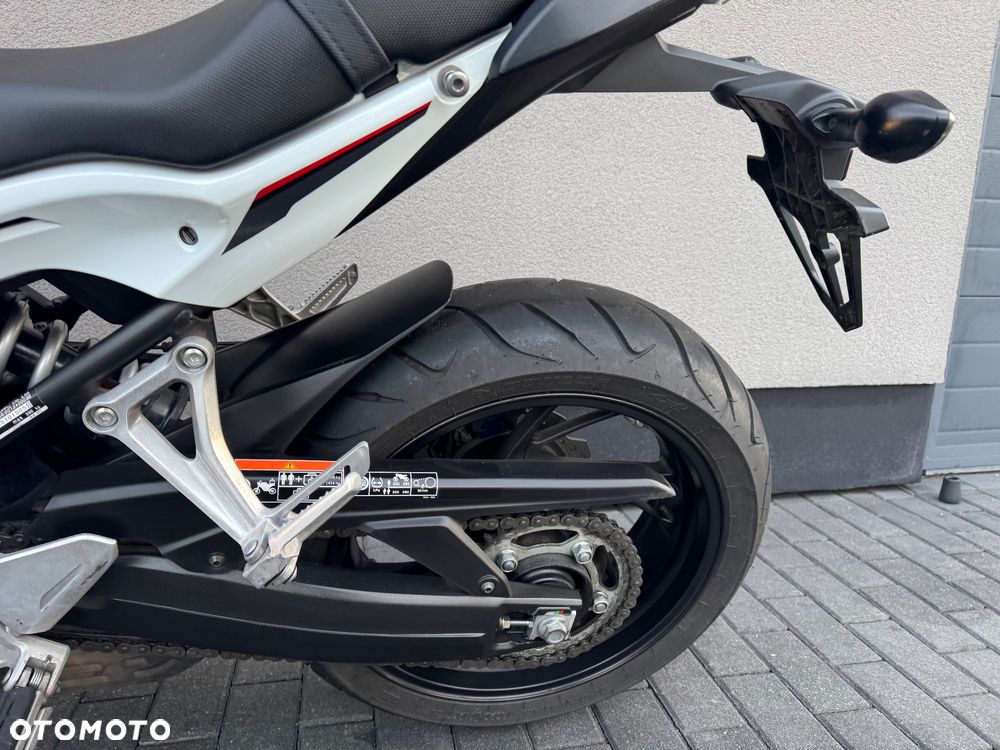Honda CB - 16