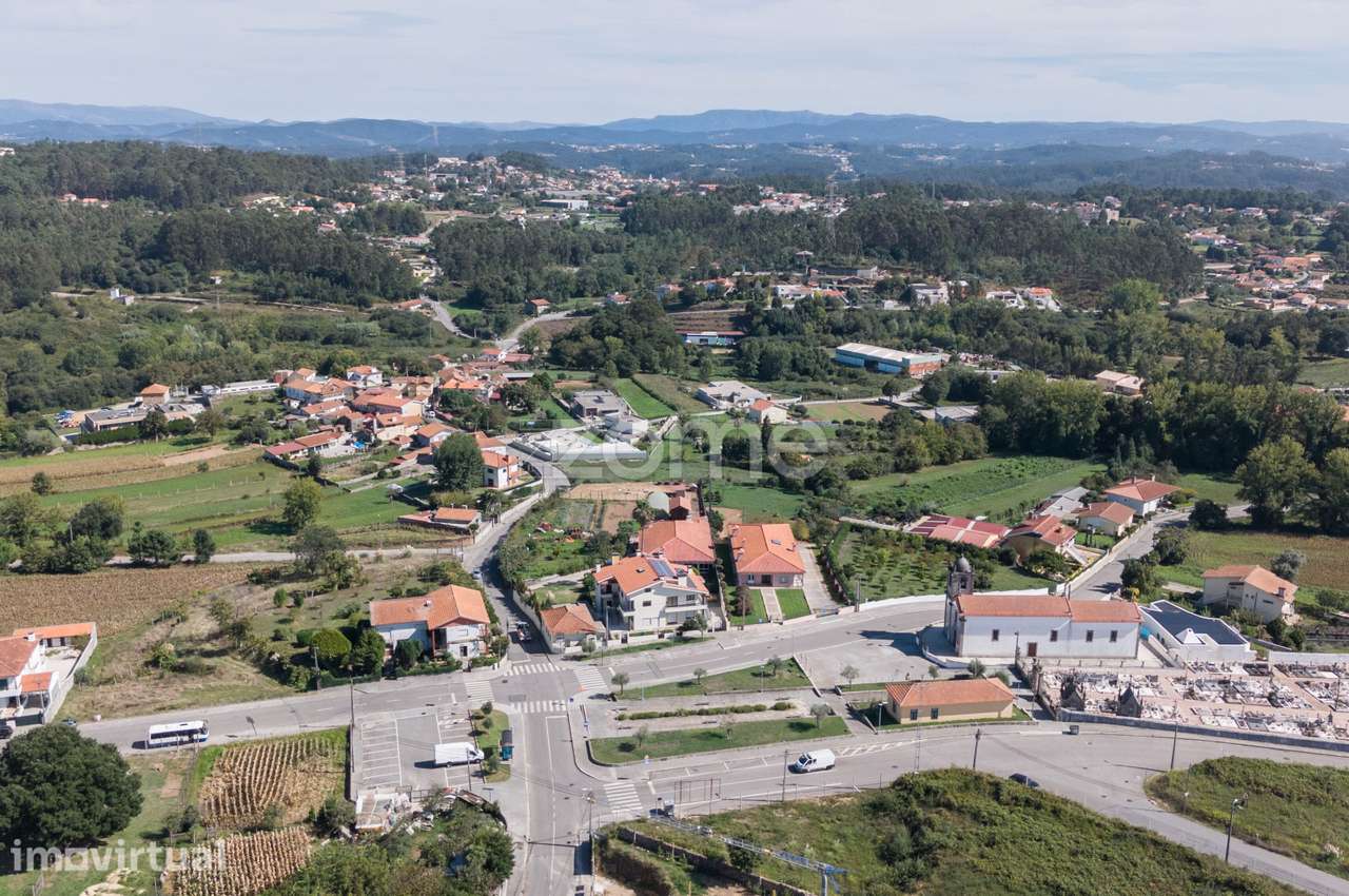 Terreno agro-florestal urbanizável com 818 m² - Olival, V.N. Gaia - Grande imagem: 3/20